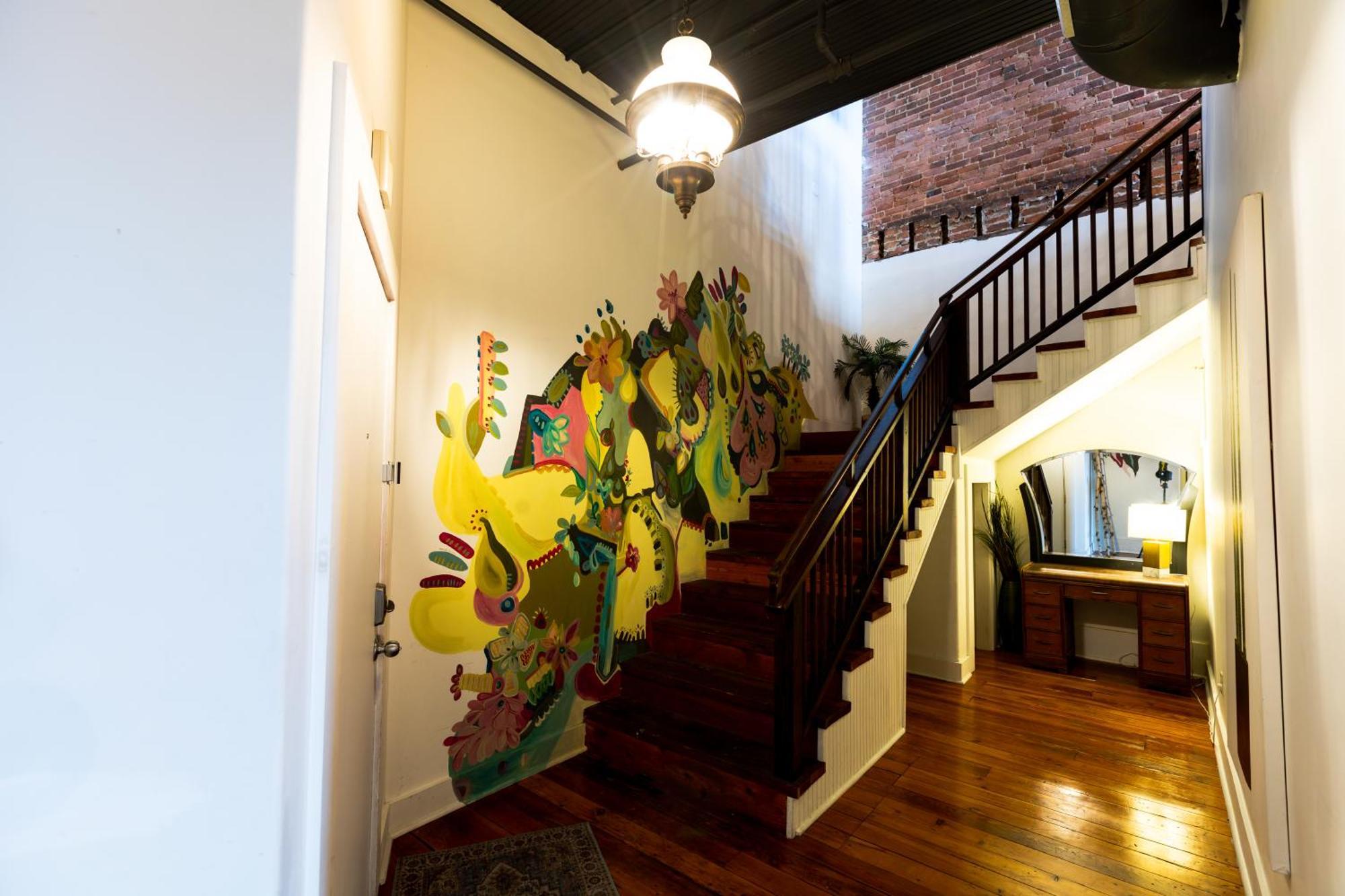The Two Story Loft Apartment Springfield Exterior photo